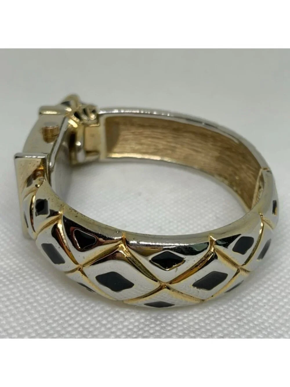 Vintage Bugle boy Women's animal face watch gold black tone 20mm quartz running